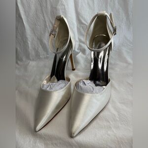 Ivory Satin Pointed Toe Ankle Strap Rhinestone Buckle Stiletto Heels Size 9